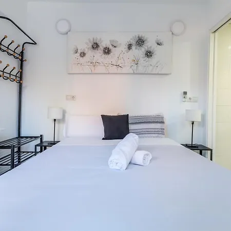 Ayz Ulises - Auto Check-In Property-2